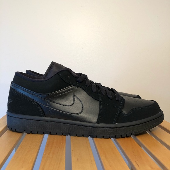 Air Jordan 1 Retro Low Triple Black 553558-025 NEW - Picture 3 of 8